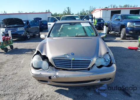 2004 Mercedes-Benz C 240 from USA, damaged, VIN WDBRF61J34A557919